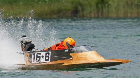 Black and brown hydro racing