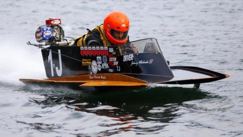 Black hydro racing