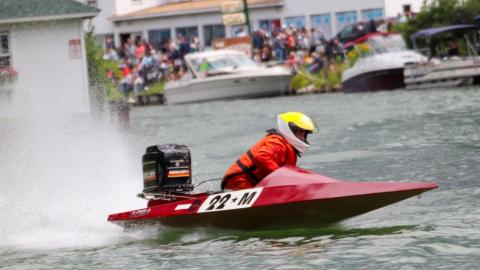 Red runabout racing