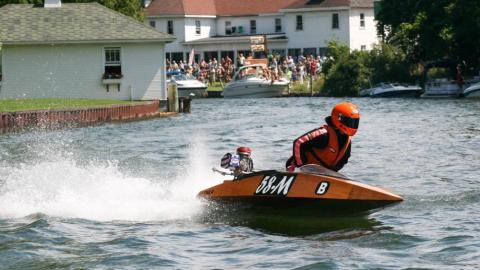 Brown runabout racing