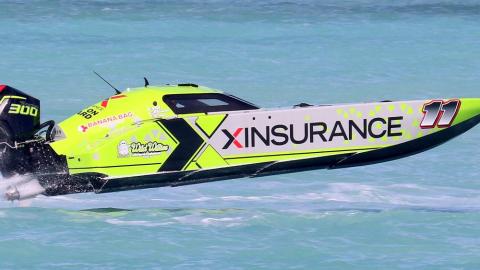 Cat 300 Race Boat